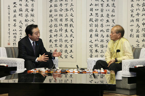 2月27日のできごと(何の日)【野田佳彦首相】沖縄県・仲井真弘多知事と会談