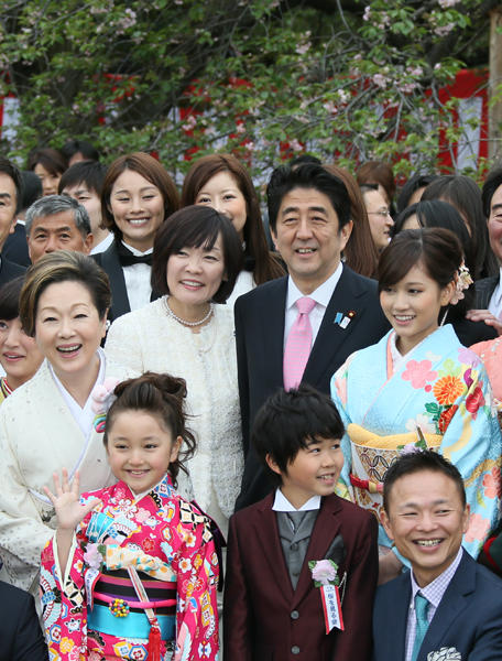 4月20日のできごと(何の日)【安倍晋三首相】「桜を見る会」開催