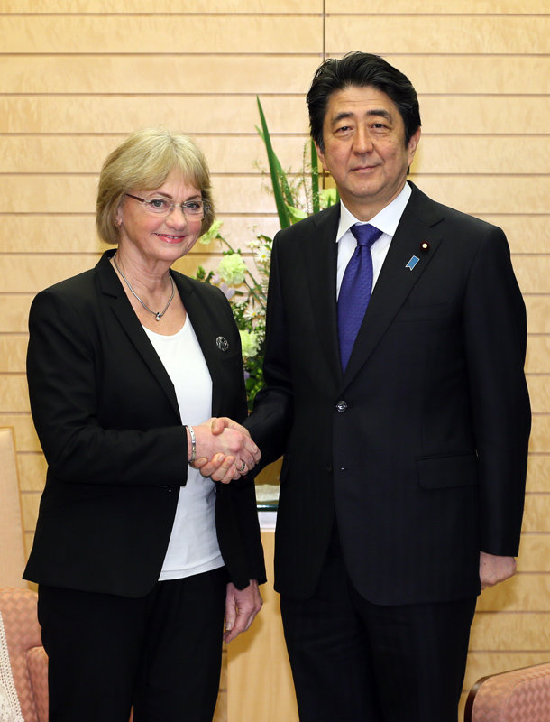3月9日のできごと(何の日)【安倍晋三首相】デンマーク国会議長と会談