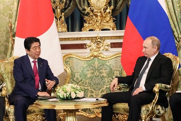 4月27日のできごと(何の日)【安倍晋三首相】ロシア・プーチン大統領と会談