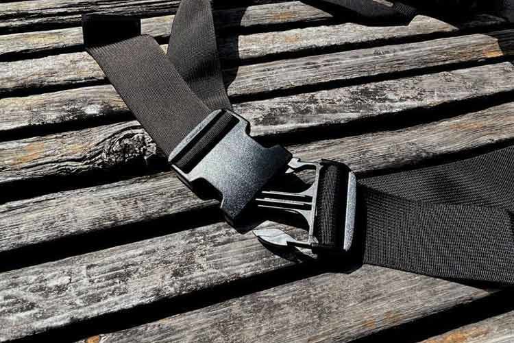 ミステリーランチのバックルはDURAFLEXデュラフレックス