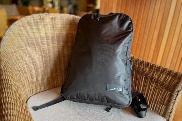 旅行先の旅館で撮影したHOLICCのバッグ