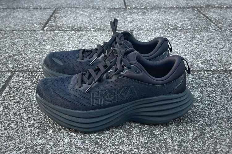 厚底ランニングシューズの名作HOKA ONEONEボンダイ