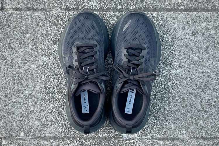 HOKAONEONEの厚底スニーカーボンダイ8