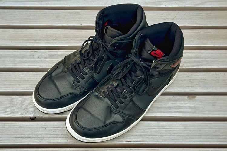 NIKEエアジョーダン1のブラック