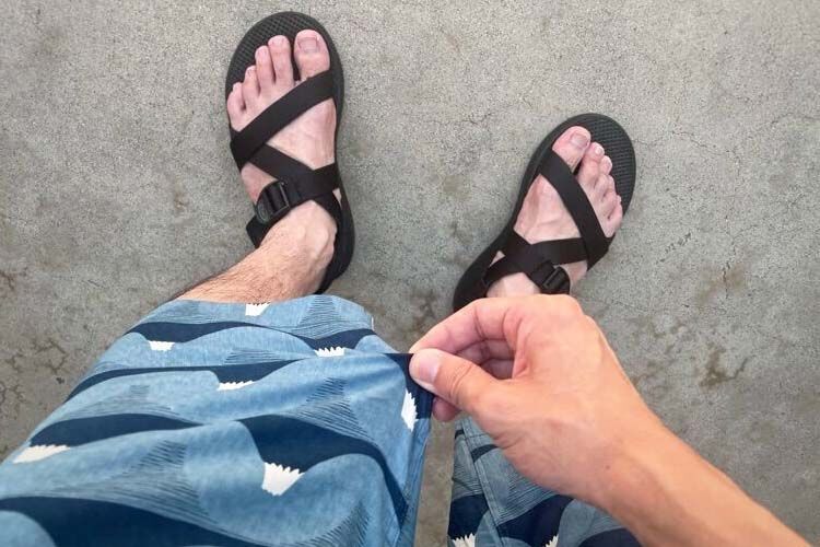 ステテコドットコムの生地は横にも伸縮するから動きやすくて快適