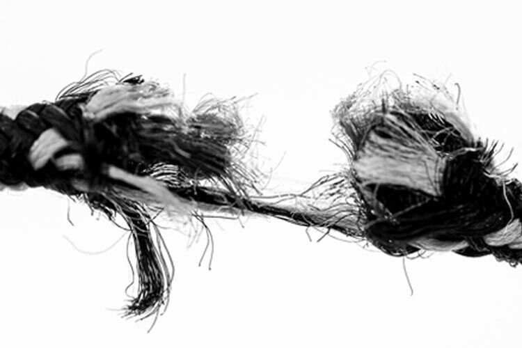 オープンエンド糸とリングスパン糸の違いについて解説します。特徴は何だ? - 服地パイセン