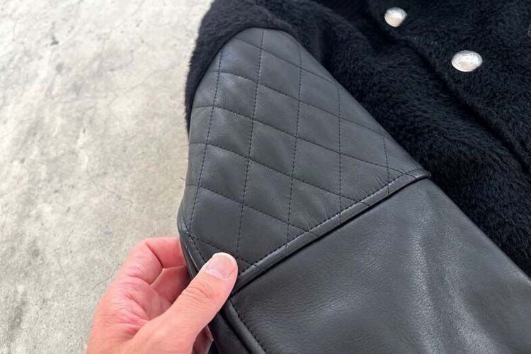 ダイヤ柄のレザーキルティングステッチ