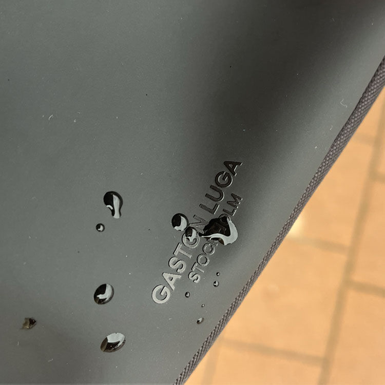 GASTONLUGAのバッグの防水素材