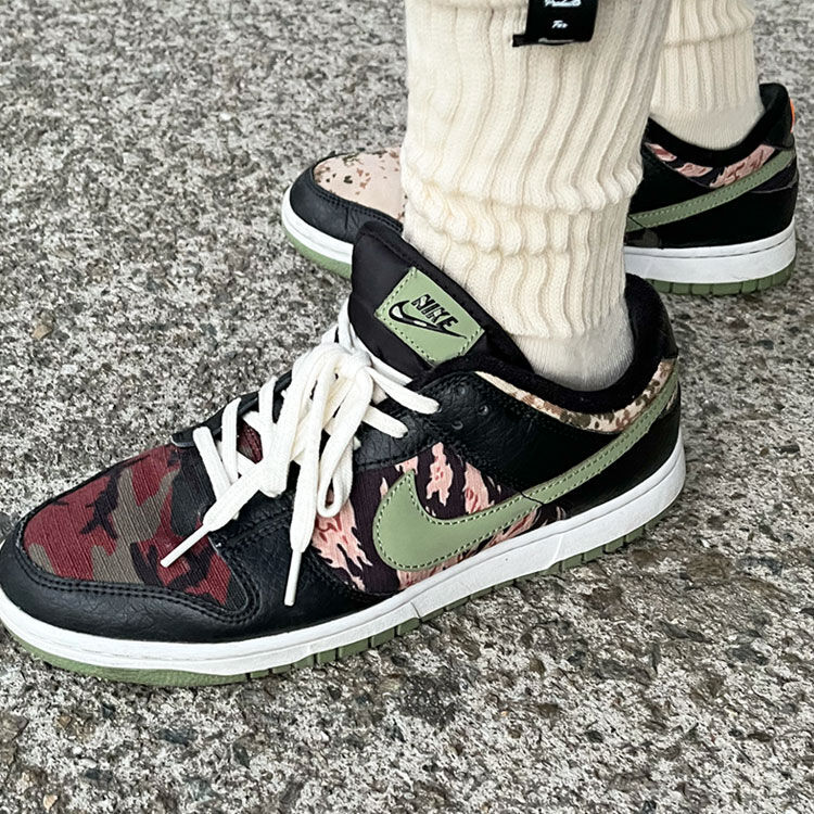 キックスラップのイージーソックスとNIKEダンクのコーディネート