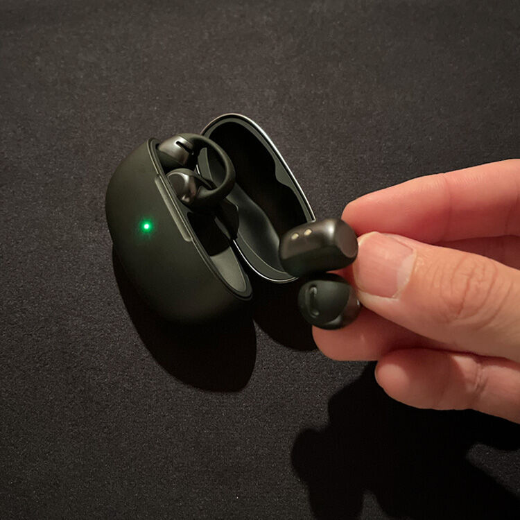 Shokzのイヤホンケースに端子を接続する