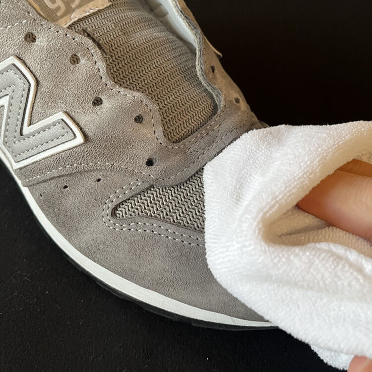 タオルで拭き取る