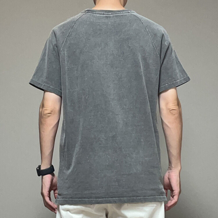 GOODONのTシャツの着用画像の背面