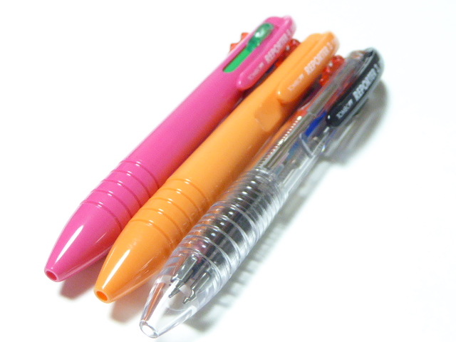 ボールペンの心得 胸ポケットに挿しても邪魔にならない 本と文房具とスグレモノ