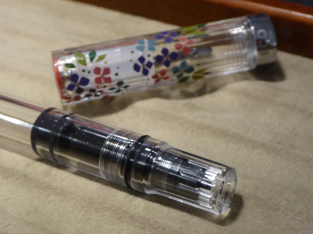 ブングボックスで見せてもらった面白くて素敵な万年筆『輪島蒔絵
