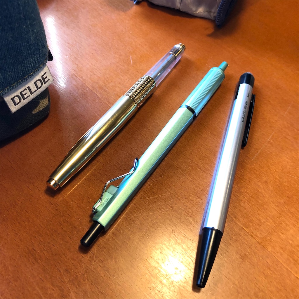 今日は僕のペンケースを大公開します サンスター文具 Delde デルデ 本と文房具とスグレモノ 今日は僕のペンケースを大公開します サンスター文具 Delde デルデ 本と文房具とスグレモノ