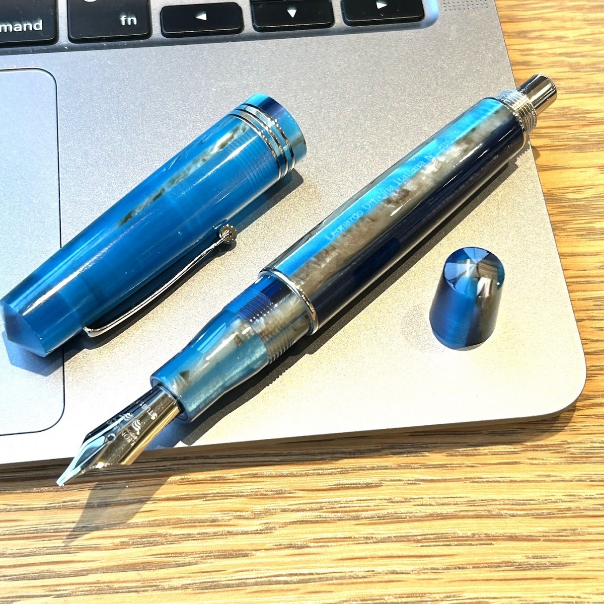 万年筆で最高の筆記具だという理由！レオナルド「モーメントゼロ