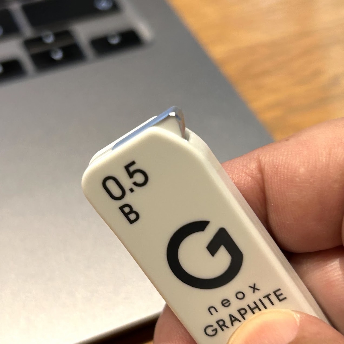 リニューアルしたシャー芯！「ネオックス・グラファイト」新しい