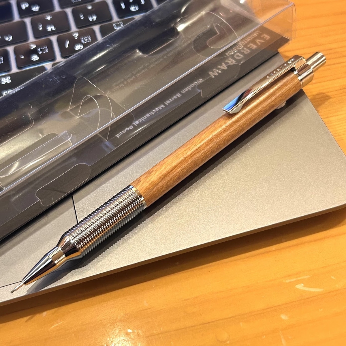 おすすめシャープペンシル！ラダイト「エバードロー」金属と木軸
