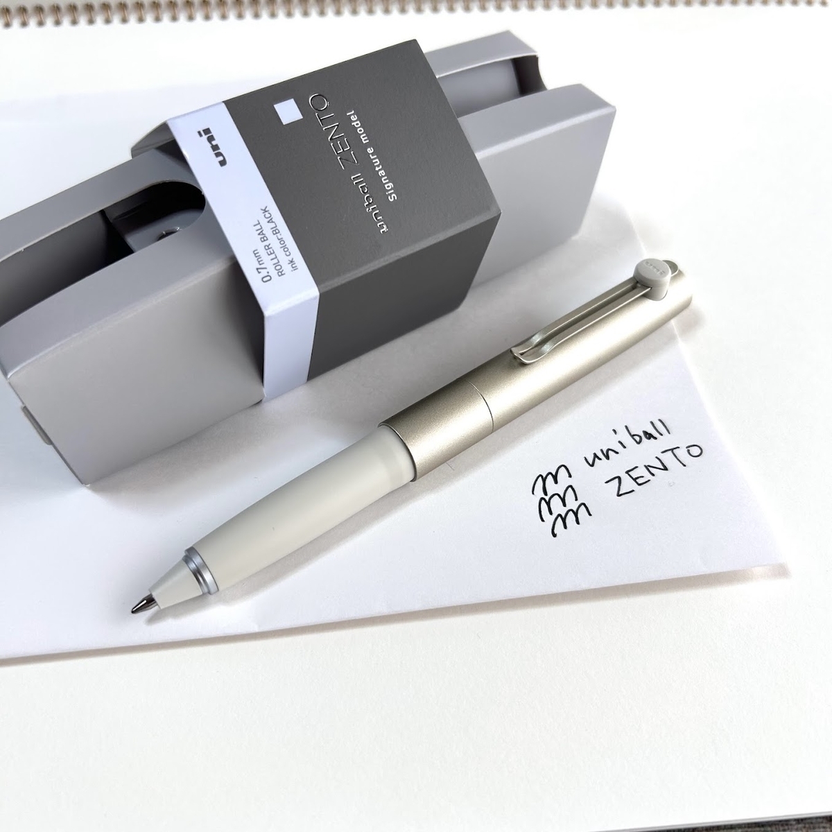 やっと買えました！このキャップの抜き差しが最高なのです「ユニボール