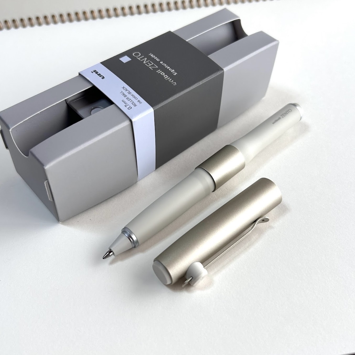 やっと買えました！このキャップの抜き差しが最高なのです「ユニボール