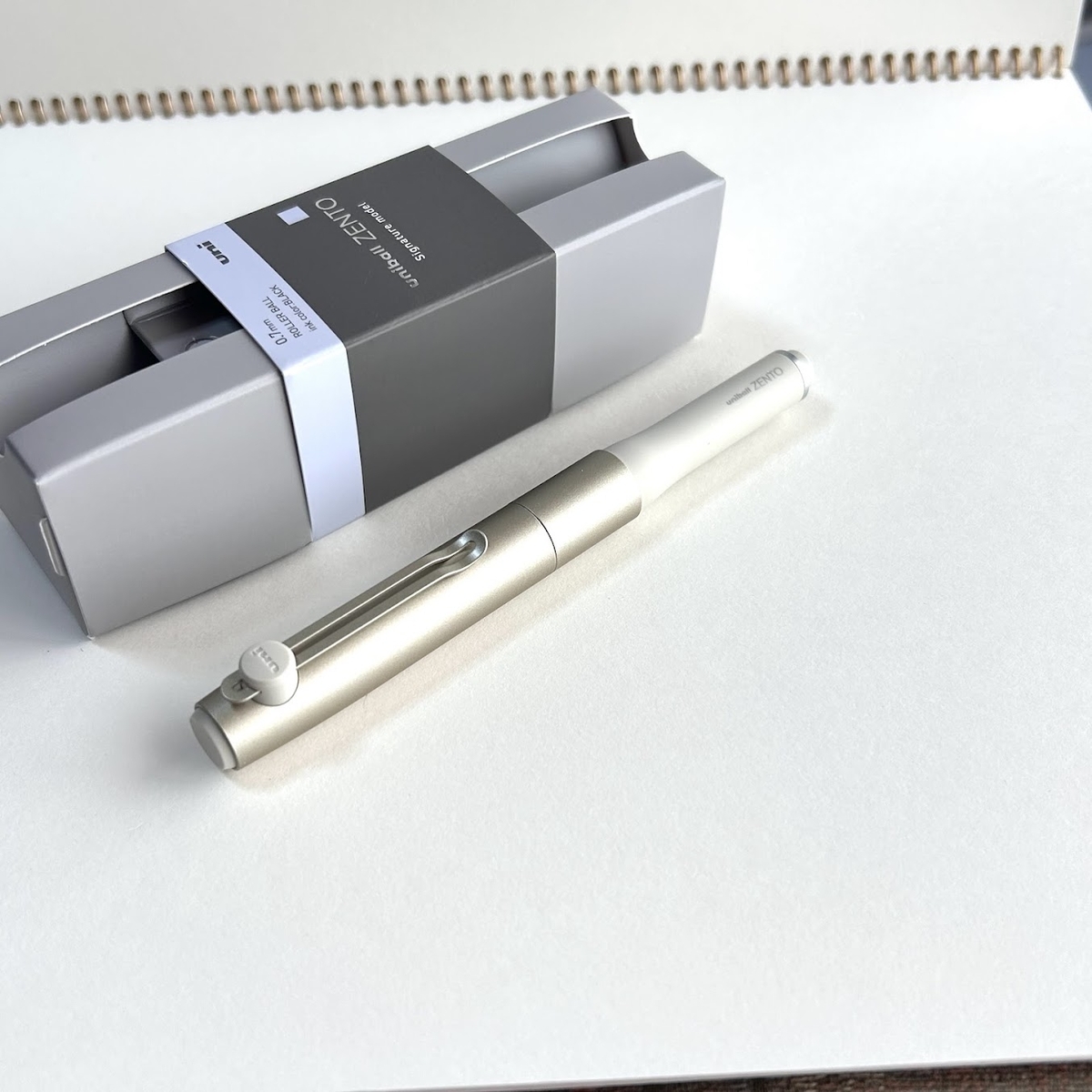 やっと買えました！このキャップの抜き差しが最高なのです「ユニボール