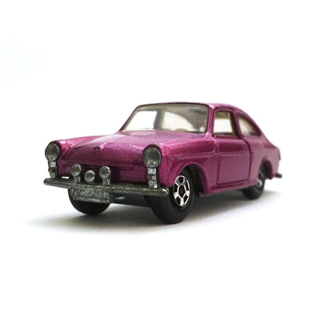 Volkswagen 1600 TL - 増えすぎたミニカーに愛を捧ぐ