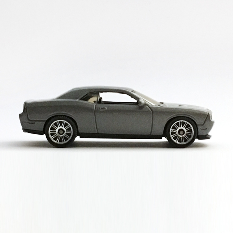2009 DODGE CHALLENGER SRT8 - 1/25 Scale Built, Handcrafted