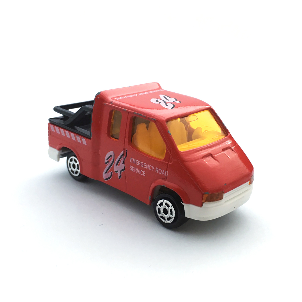 FORD TRANSIT TUG - 増えすぎたミニカーに愛を捧ぐ