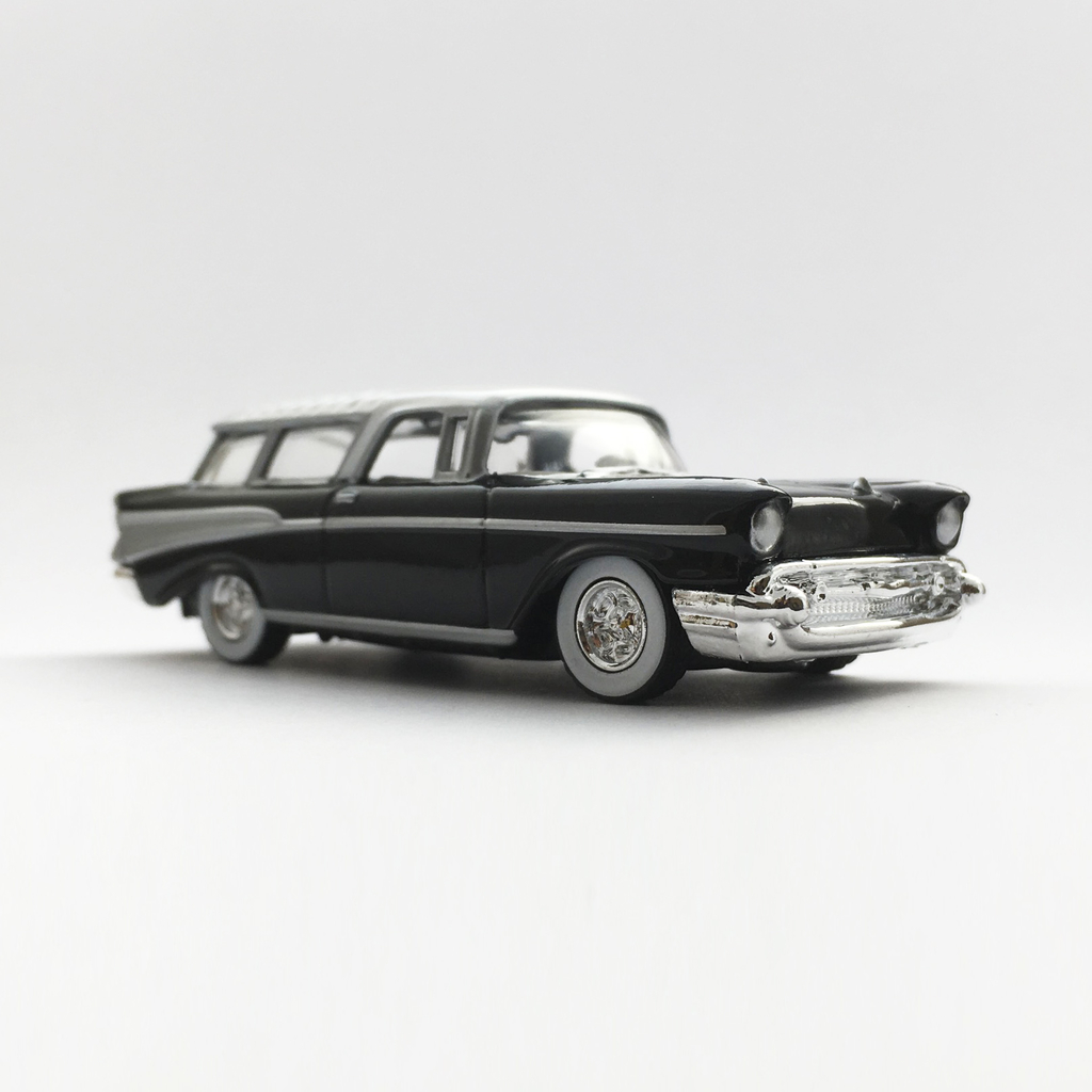 57 CHEVY NOMAD - 増えすぎたミニカーに愛を捧ぐ