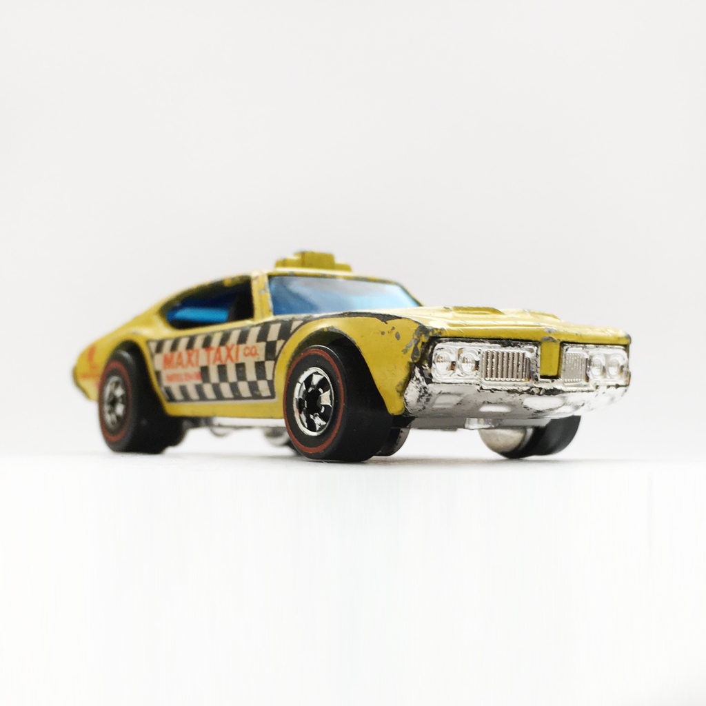 MAXI TAXI - 増えすぎたミニカーに愛を捧ぐ