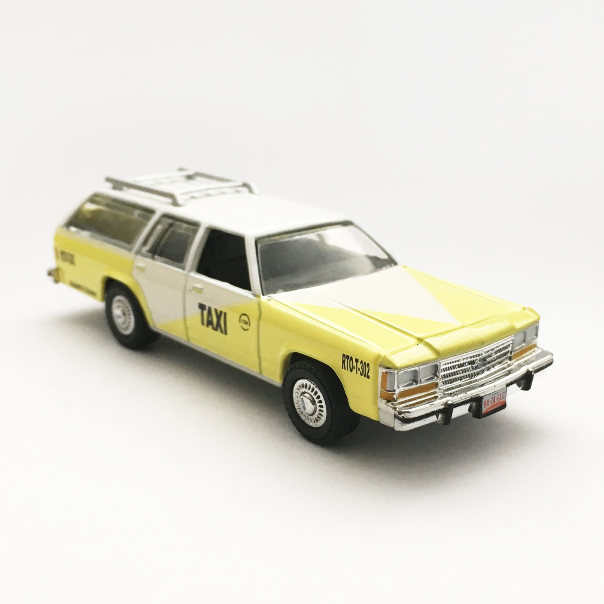1988 FORD LTD CROWN VICTORIA - 増えすぎたミニカーに愛を捧ぐ