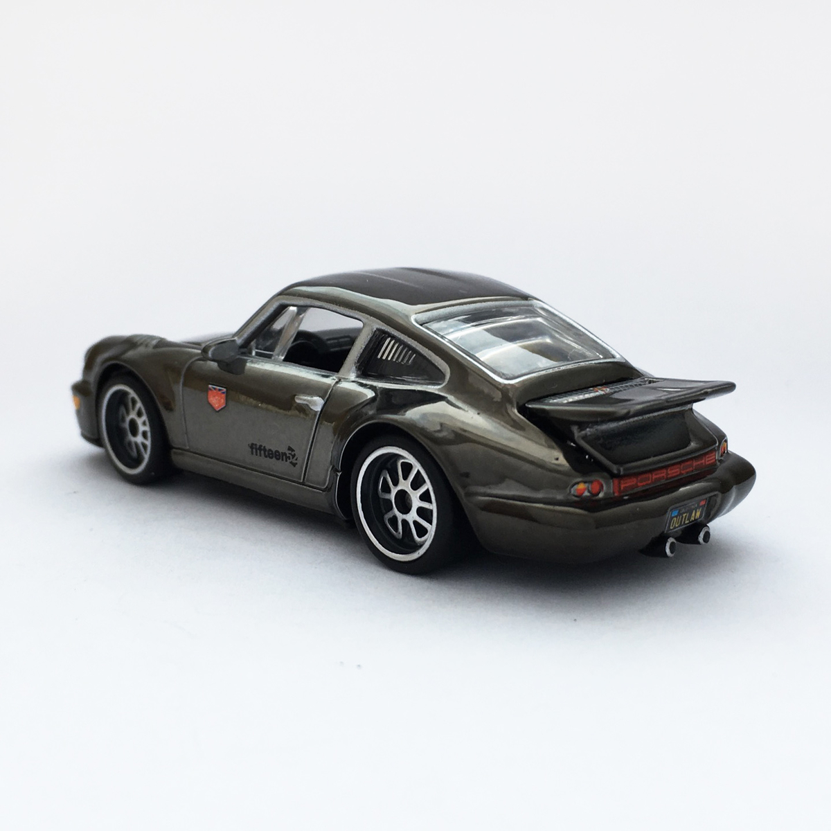 Urban Outlaw Porsche 964 w/ Magnus Walker Figurine - 増えすぎた