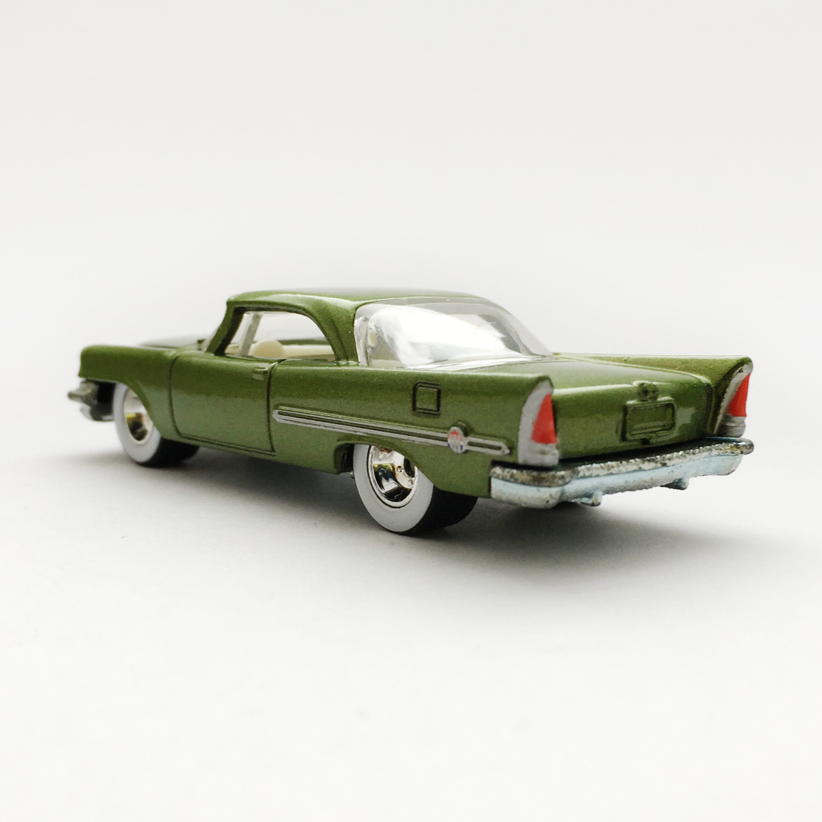 57 Chrysler 300 - 増えすぎたミニカーに愛を捧ぐ