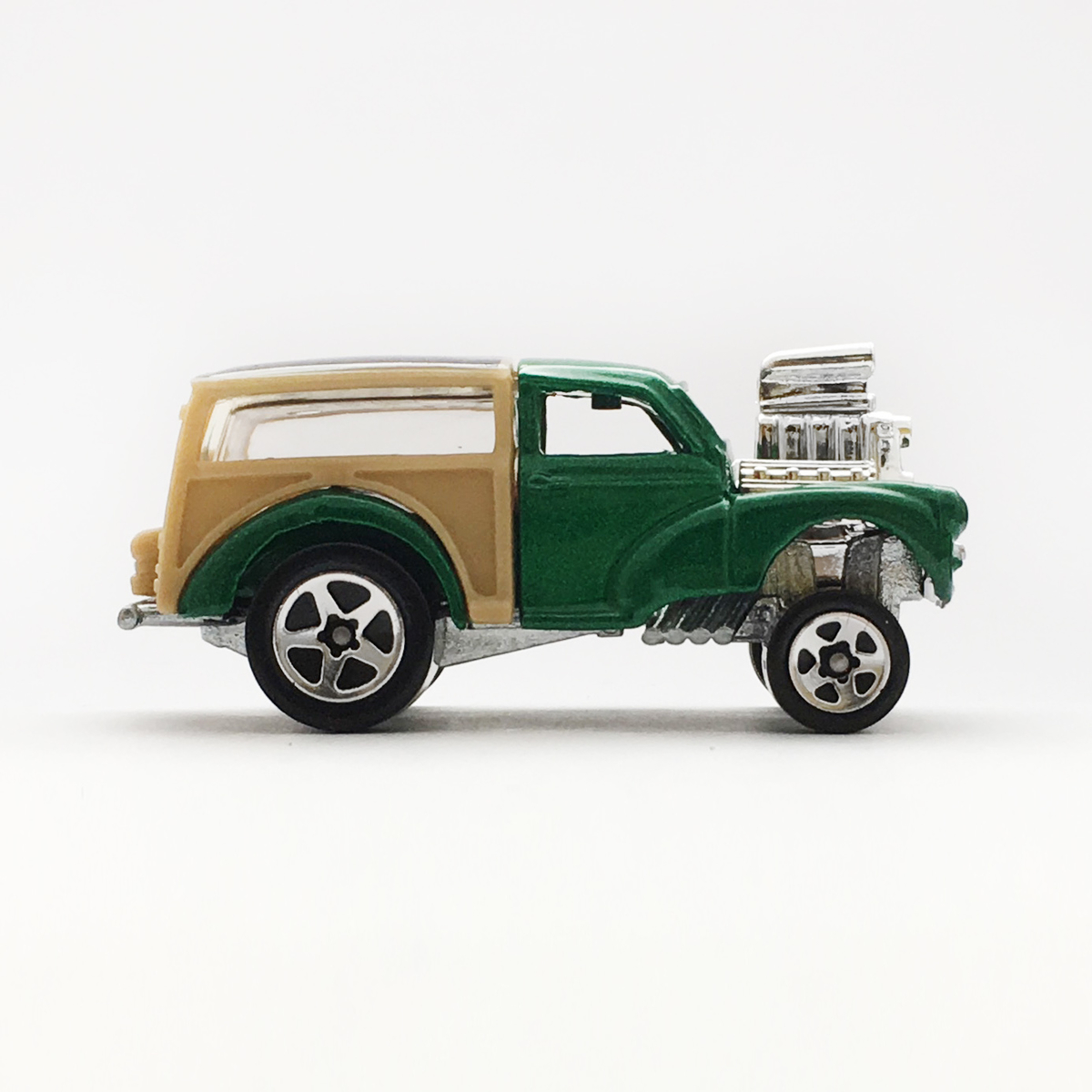 Morris Wagon - 増えすぎたミニカーに愛を捧ぐ