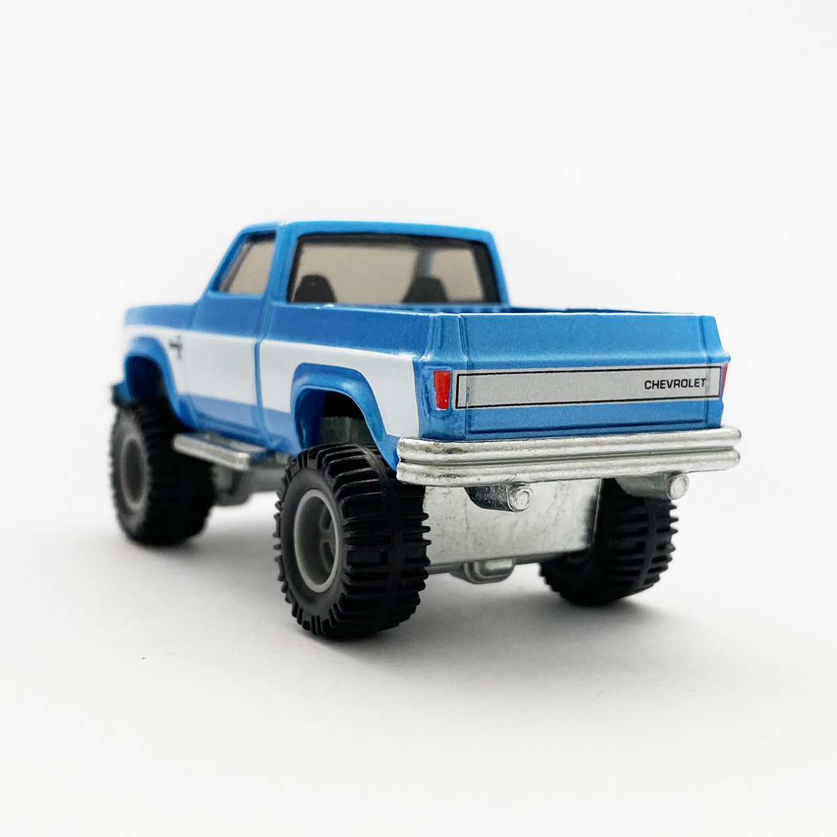 83 CHEVY SILVERADO 4x4 - 増えすぎたミニカーに愛を捧ぐ