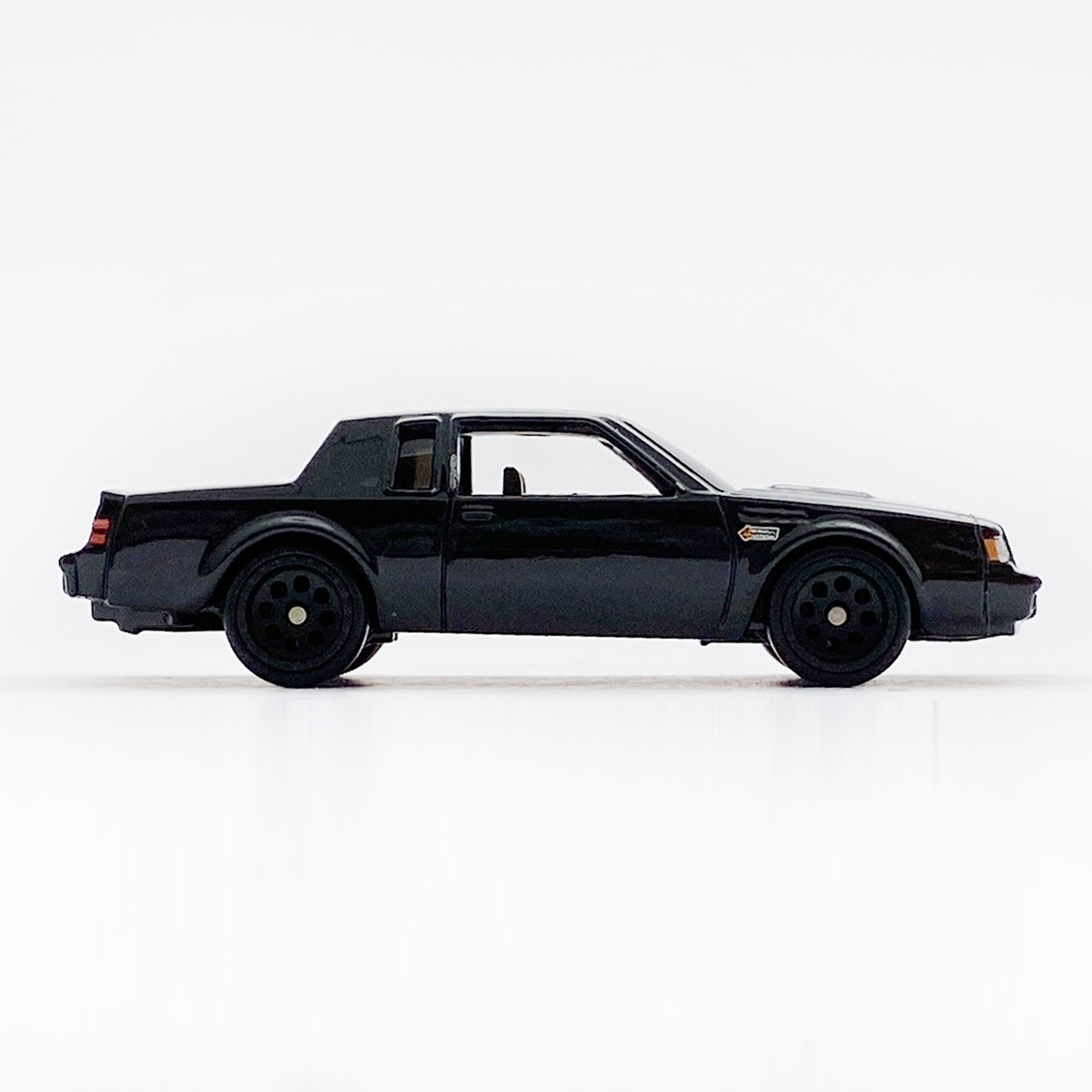 87 Buick Grand National GNX - 増えすぎたミニカーに愛を捧ぐ