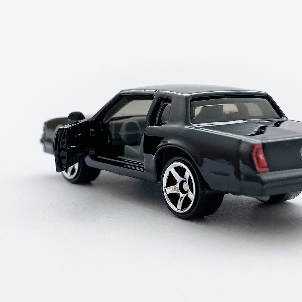 1988 CHEVY MONTE CARLO LS - 増えすぎたミニカーに愛を捧ぐ