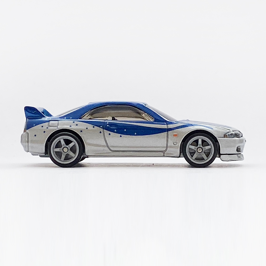 Nissan Skyline GT-R [BCNR33] - 増えすぎたミニカーに愛を捧ぐ