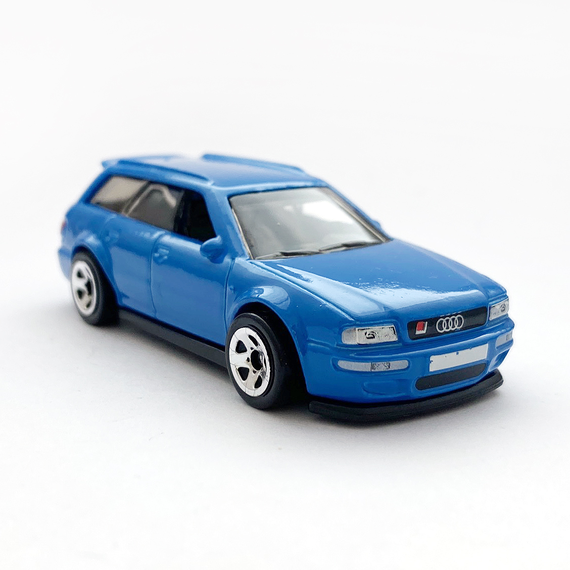 94 AUDI AVANT RS2 - 増えすぎたミニカーに愛を捧ぐ