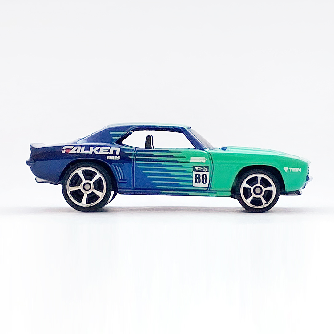 69 COPO CAMARO - 増えすぎたミニカーに愛を捧ぐ