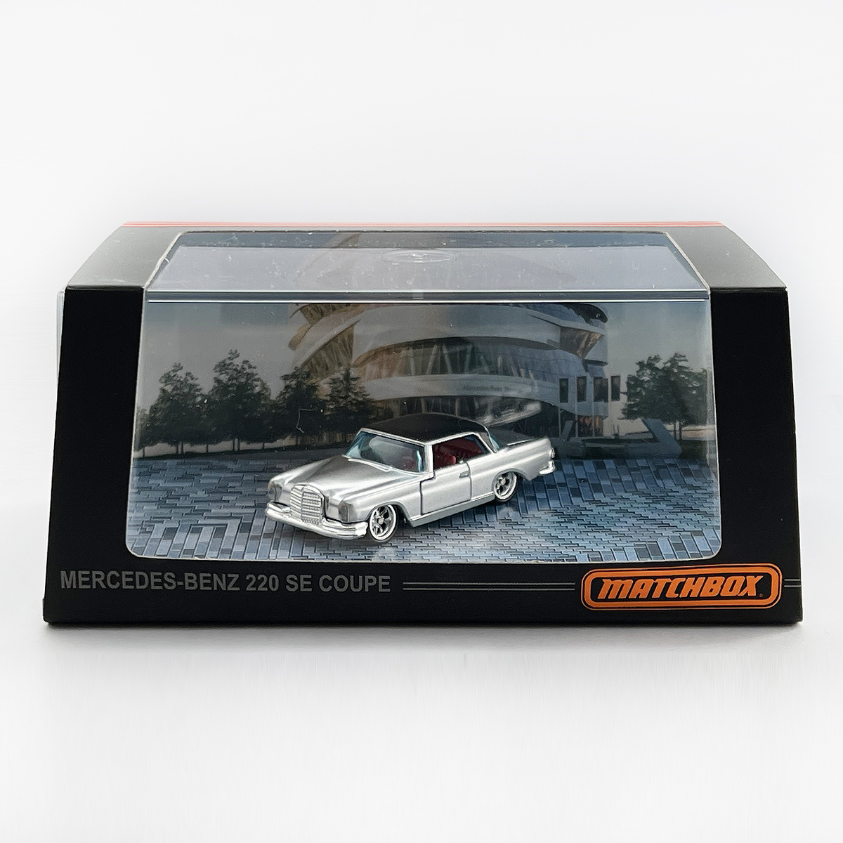 MERCEDES-BENZ 220 SE COUPE - 増えすぎたミニカーに愛を捧ぐ