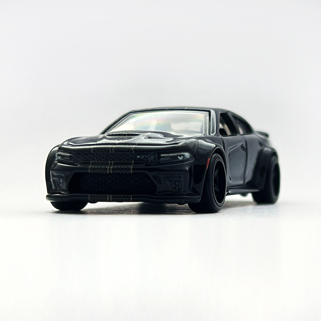 Dodge Charger SRT Hellcat Widebody - 増えすぎたミニカーに愛