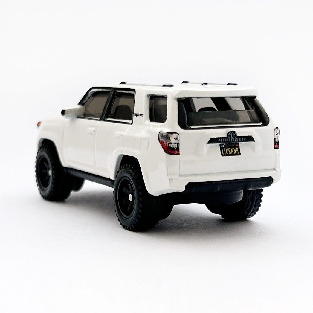 18 TOYOTA 4RUNNER - 増えすぎたミニカーに愛を捧ぐ