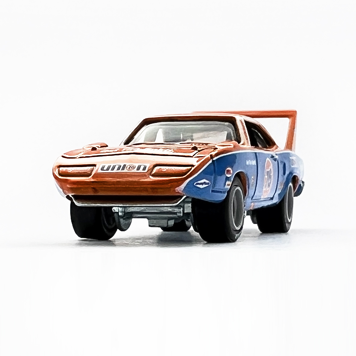 Amazon.com: Hot Wheels '70 Plymouth Superbird, [Yellow