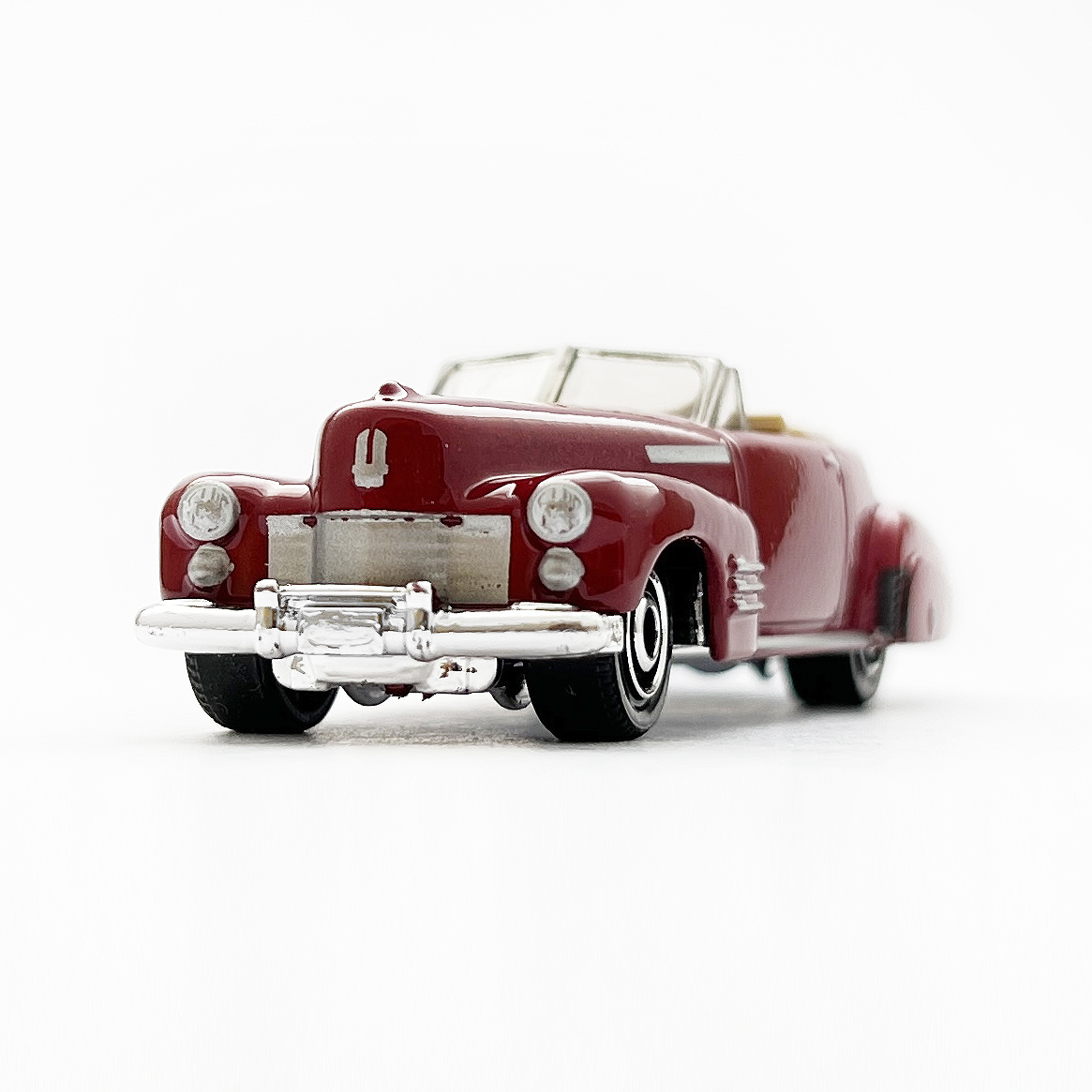 1941 CADILLAC SERIES 62 CONVERTIBLE COUPE - 増えすぎた