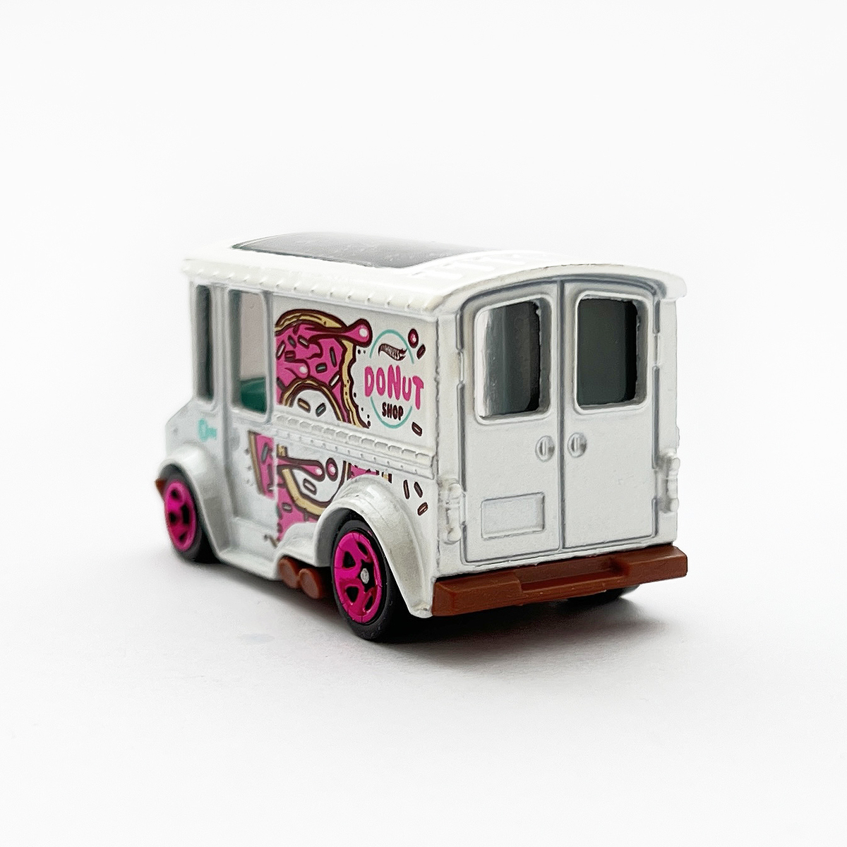 BREAD BOX - 増えすぎたミニカーに愛を捧ぐ