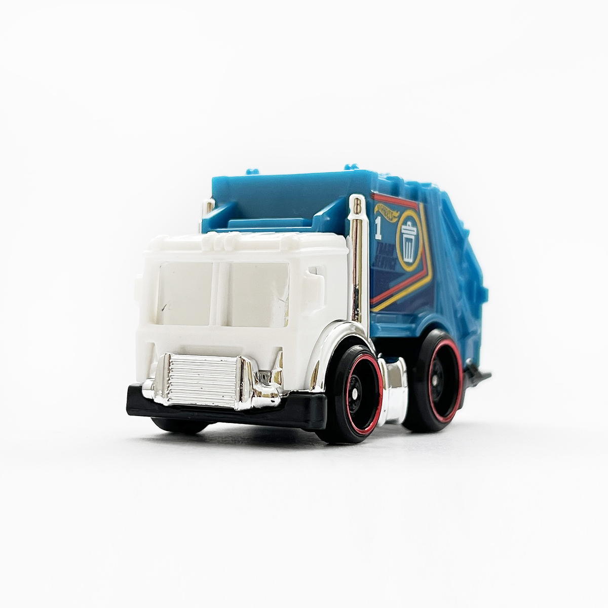 TOTAL DISPOSAL - 増えすぎたミニカーに愛を捧ぐ