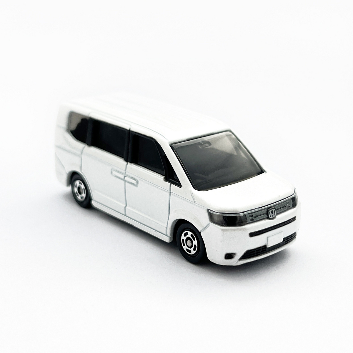 HONDA ステップワゴン e:HEV 1/43 プラチナホワイト ミニカー ホビージャパン 1/43 ホンダ ステップワゴン e:HEV スパーダ