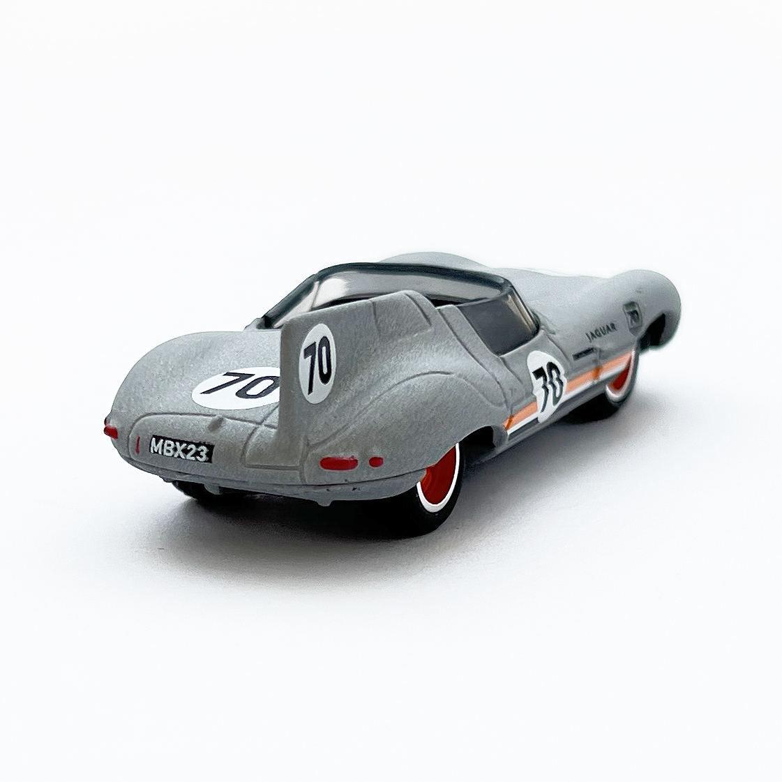 JAGUAR D-TYPE - 増えすぎたミニカーに愛を捧ぐ